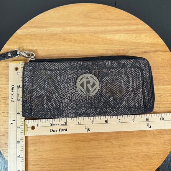 Relic by Fossil Faux Snake Skin Wristlet Clutch Wallet - Picture 9 of 9